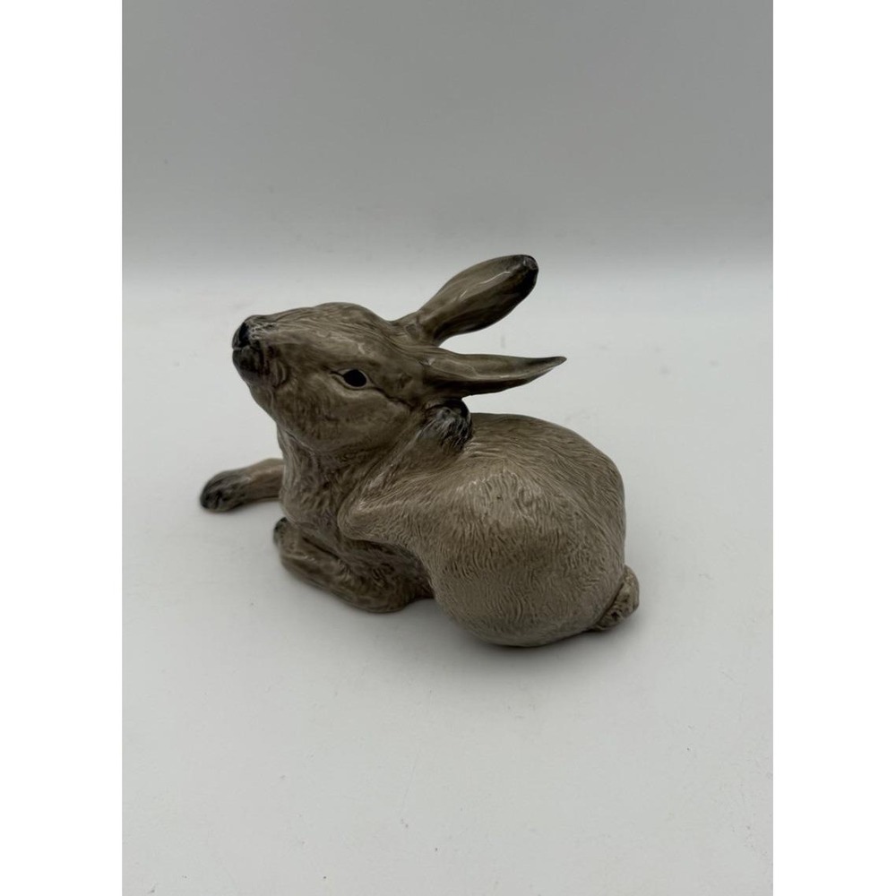 Heredities England Creamware Rabbit Figurine Charm of Creamware Bunny 5"